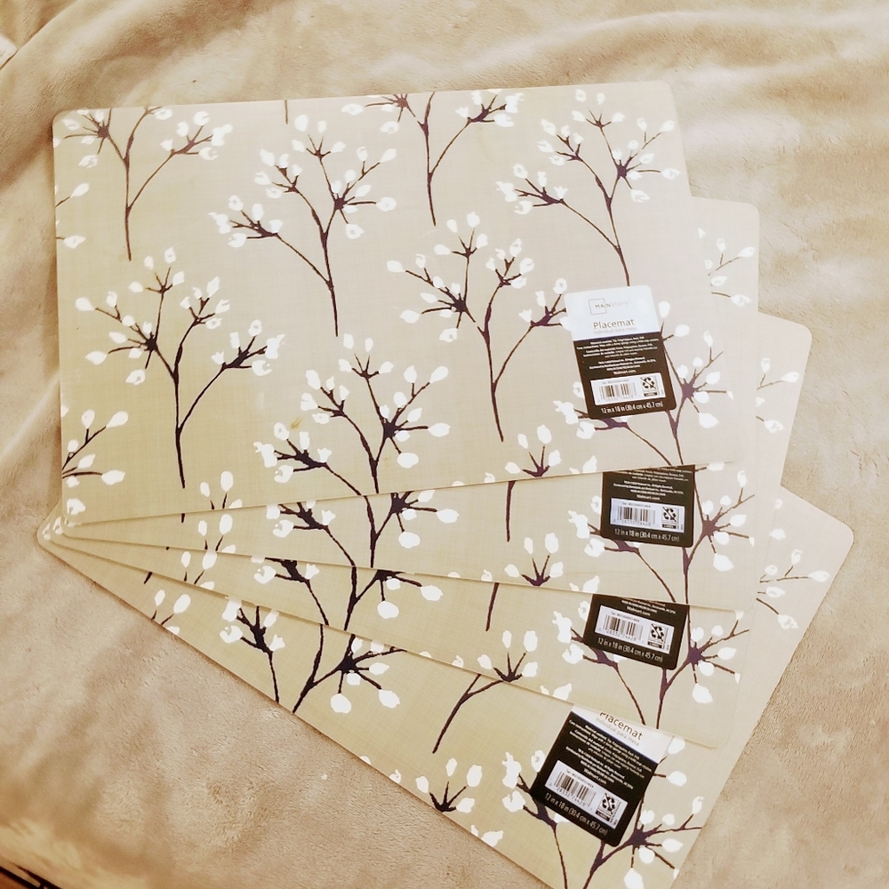 - Placemats